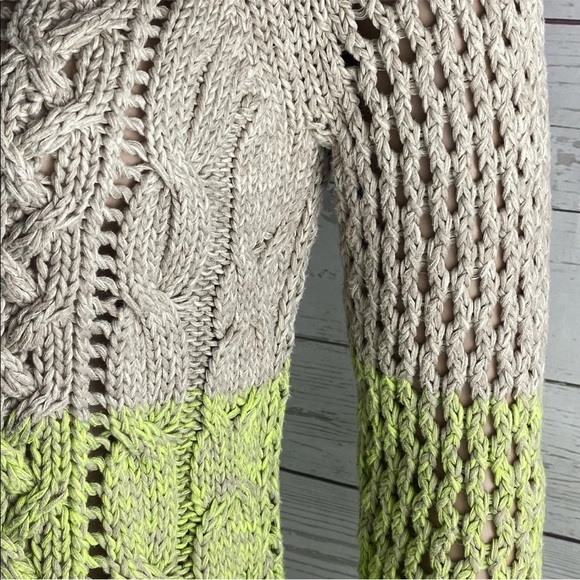 American Eagle Outfitters Sweater - Picture 6 of 12